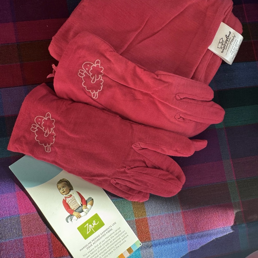 100% Merino Wool Kids Pink Gloves and Scarf Set - Super Soft! NWT